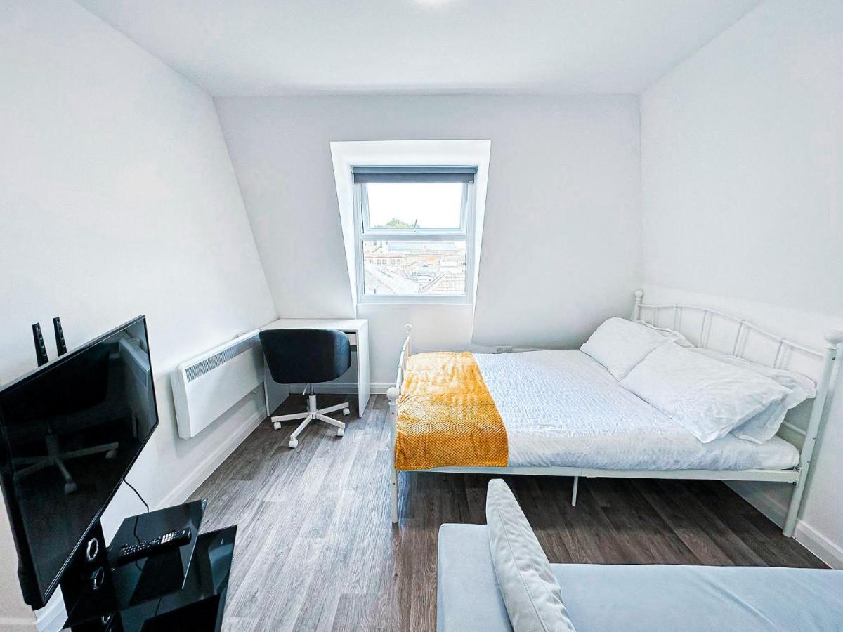Lovely Studio Apartment 메이드스톤 외부 사진